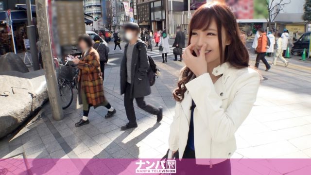 200GANA-2032 Seriously first shot. 1293 H Cup Slender Beautiful Legs Married Woman Who Caught In Shinjuku Is
