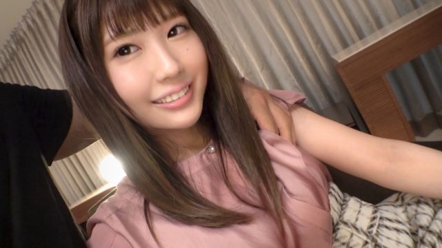 SIRO-4564 [First shot] [Delicate constriction BODY] [Glittering snow skin] A slender female college student